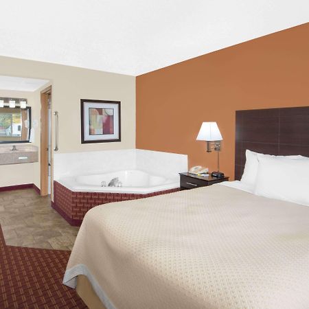 Days Inn By Wyndham Ames Eksteriør billede