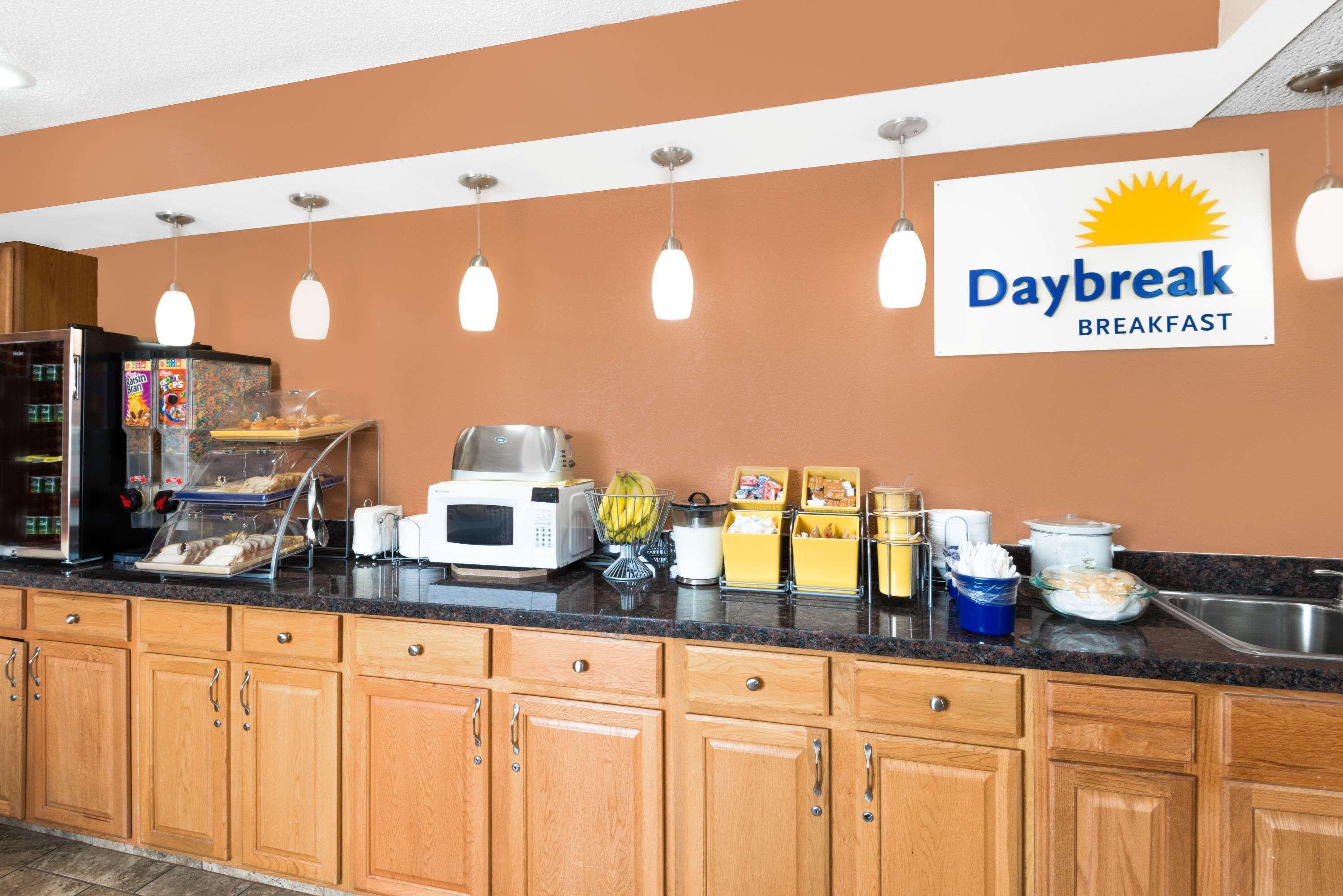Days Inn By Wyndham Ames Eksteriør billede