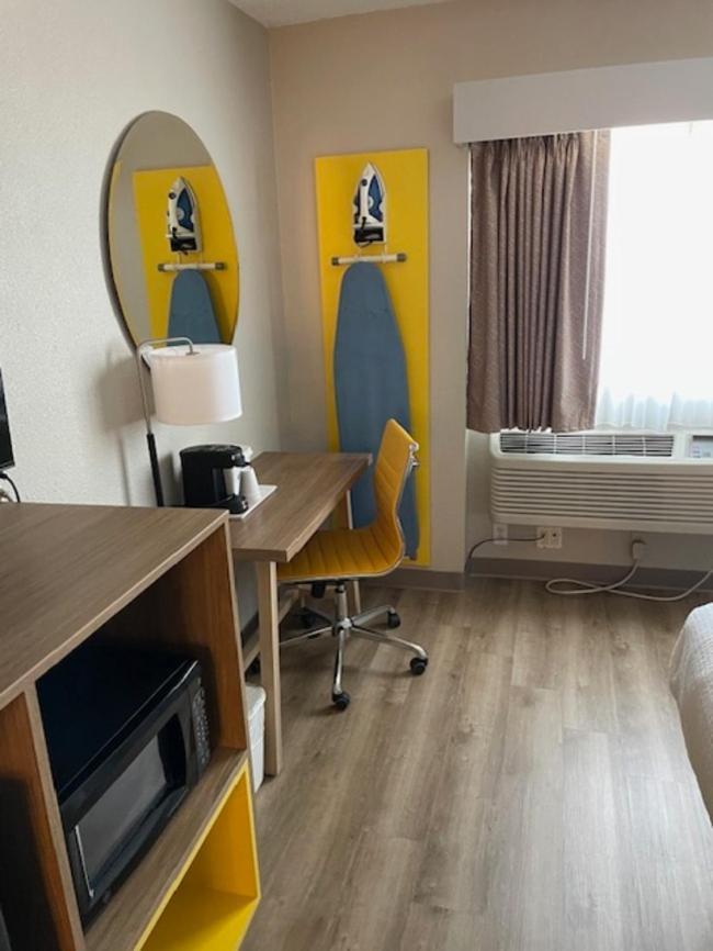 Days Inn By Wyndham Ames Eksteriør billede
